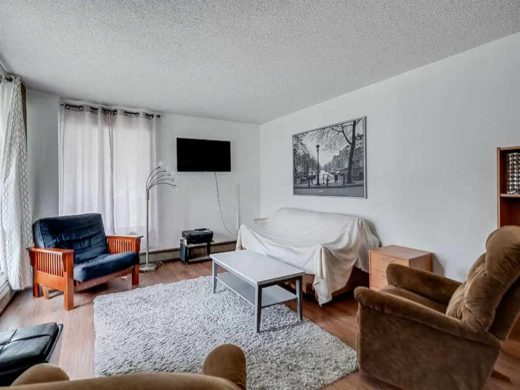1107 15 Avenue SW, #101