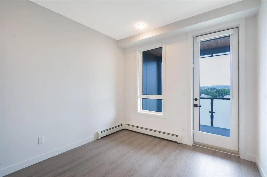 3932 University Avenue NW, #418