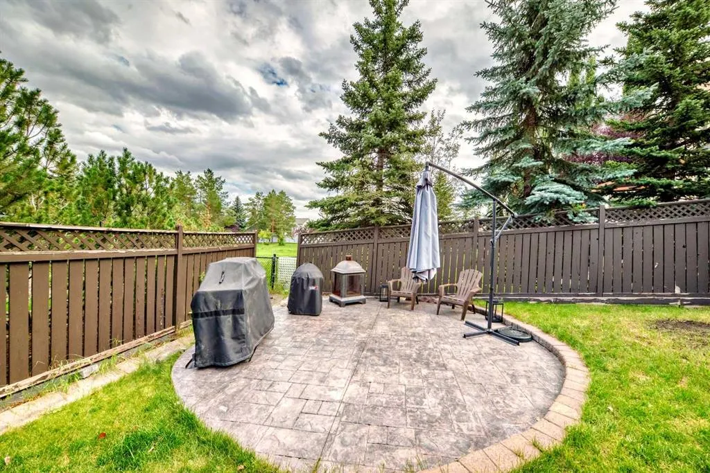 327 Riverview Place SE