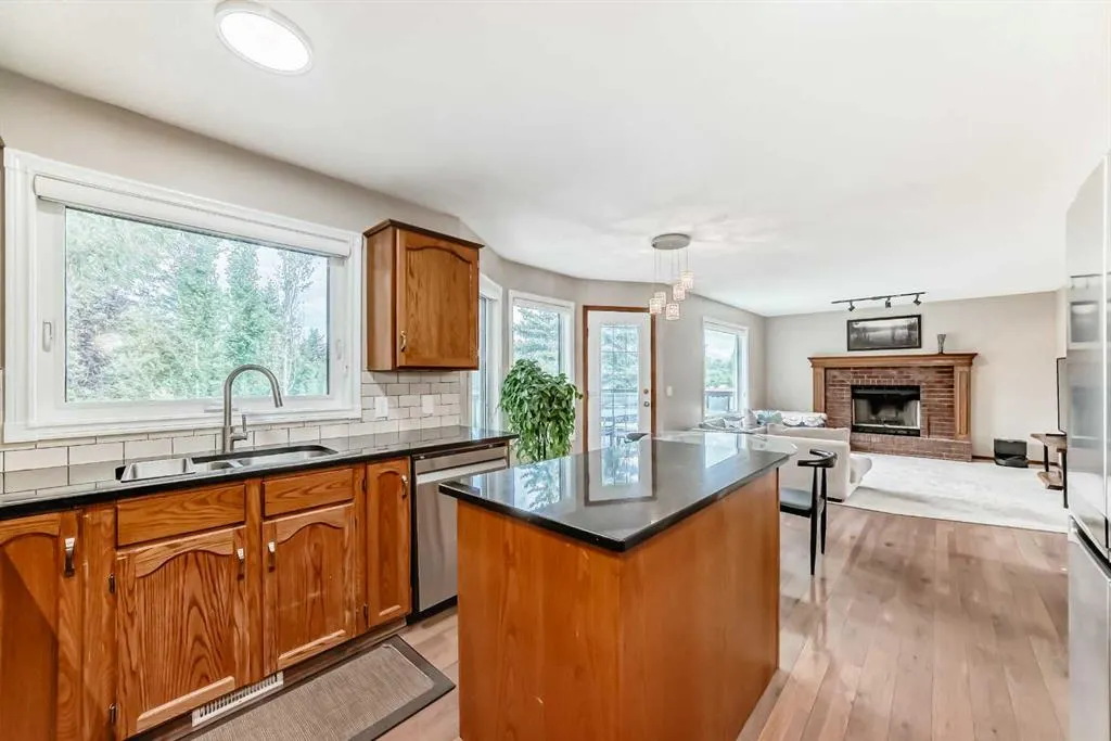 327 Riverview Place SE