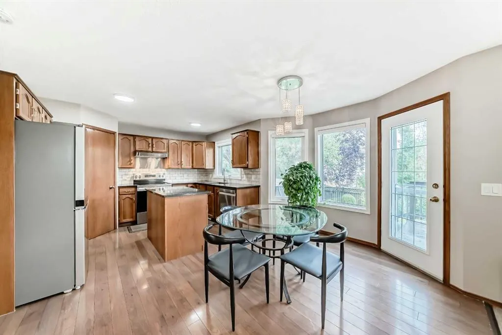 327 Riverview Place SE