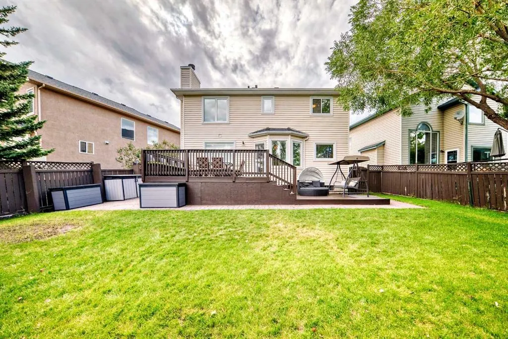 327 Riverview Place SE