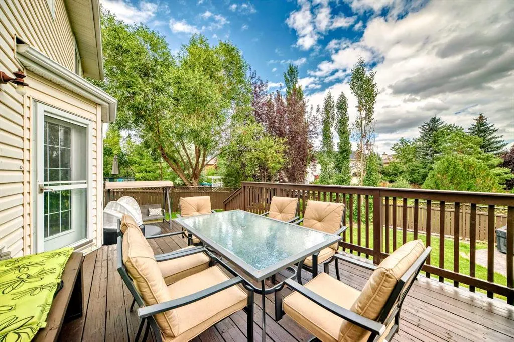 327 Riverview Place SE
