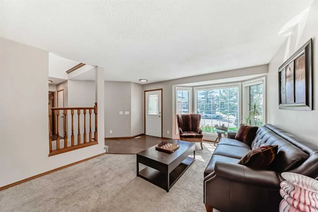 327 Riverview Place SE