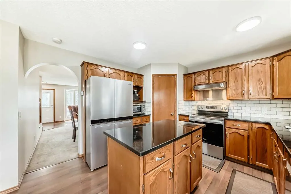 327 Riverview Place SE