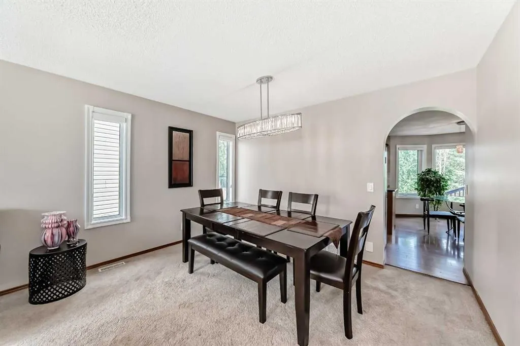 327 Riverview Place SE