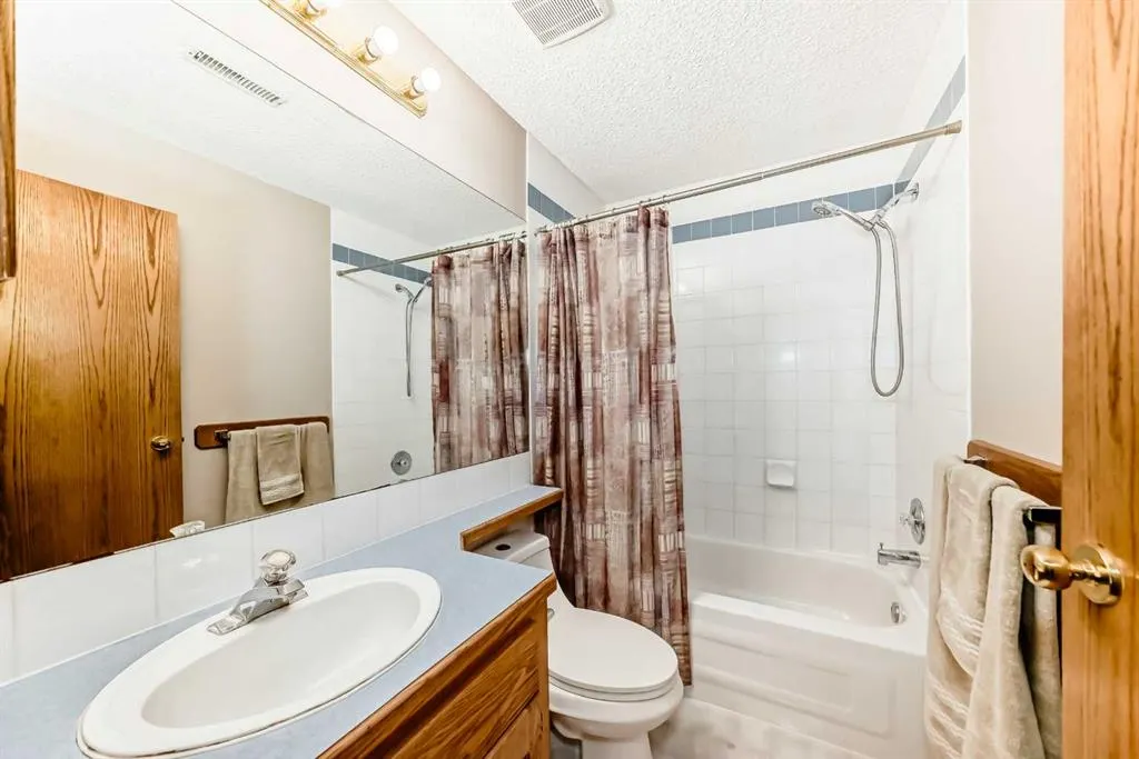 327 Riverview Place SE