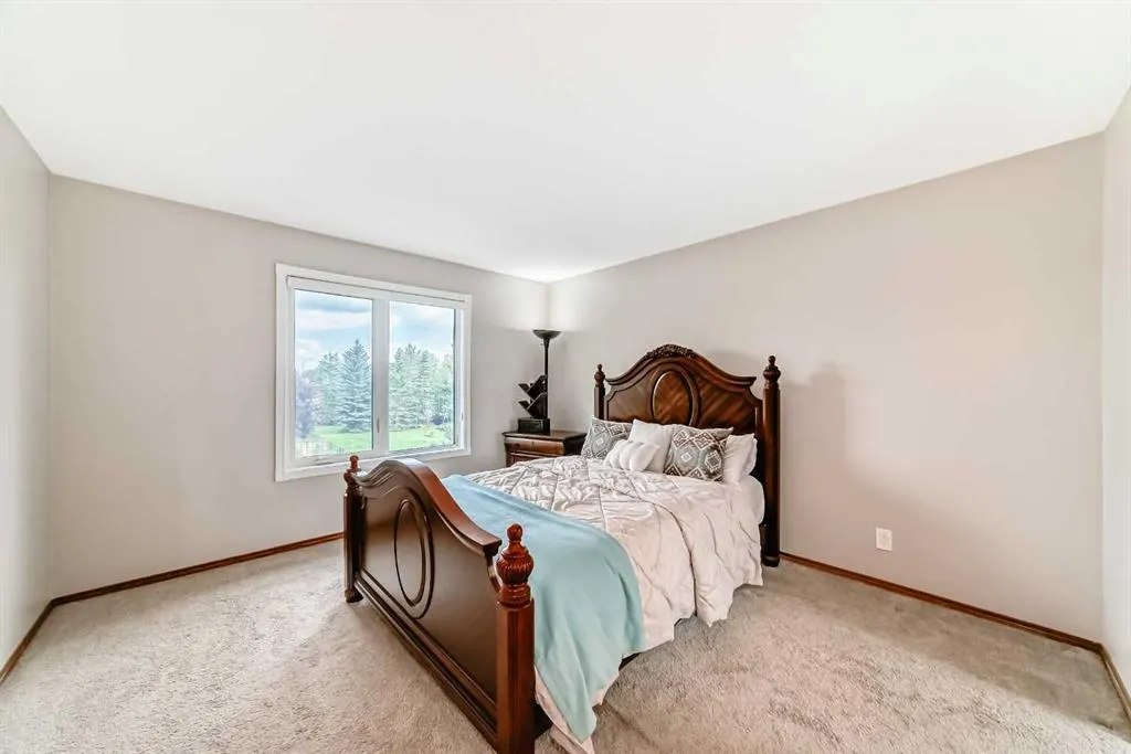 327 Riverview Place SE
