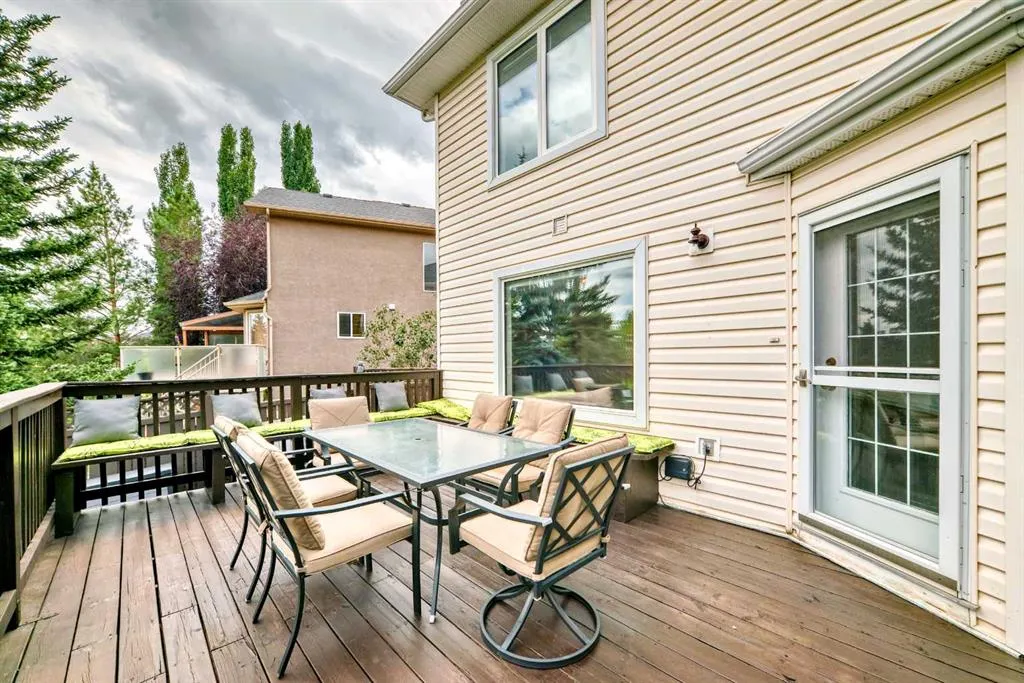 327 Riverview Place SE