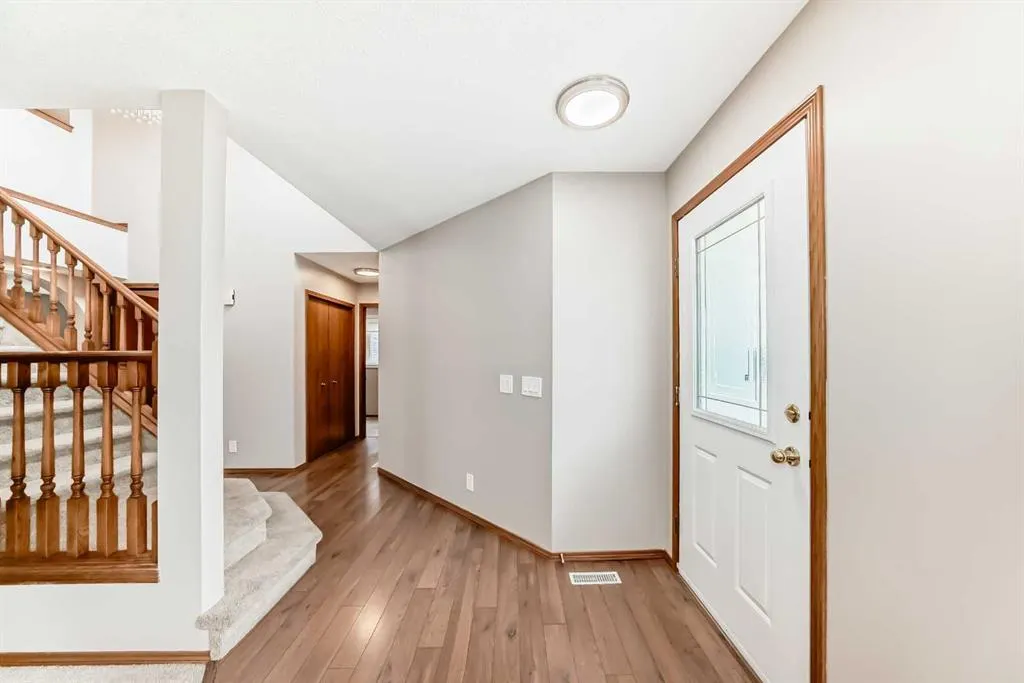 327 Riverview Place SE