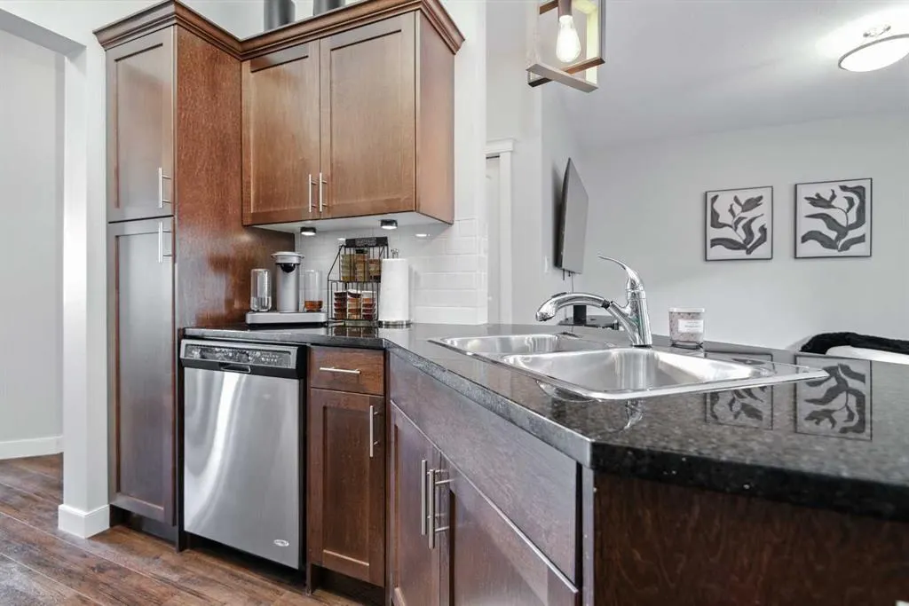 81 willow Road, #107