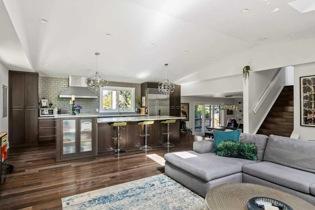 410 Elbow Park Lane SW