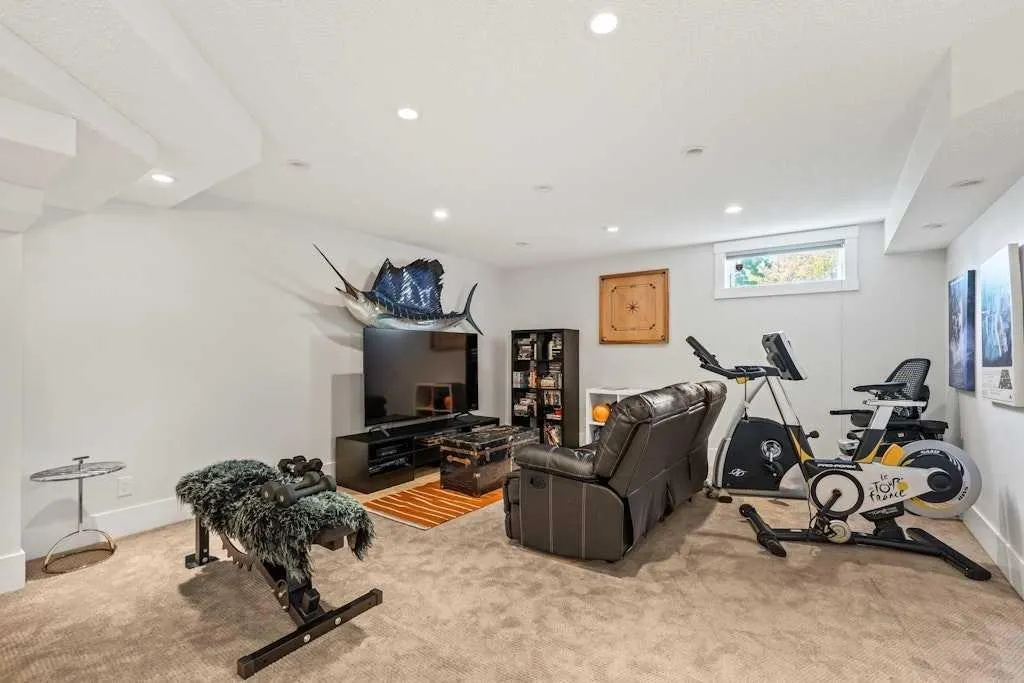 410 Elbow Park Lane SW