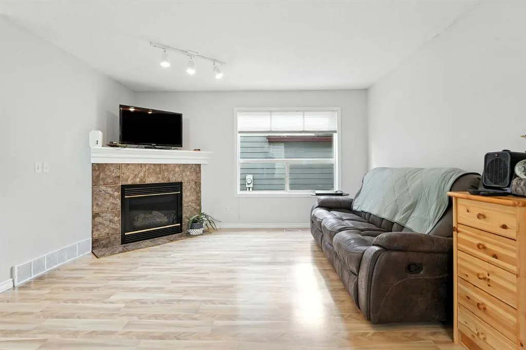 26 Bridlewood Way SW