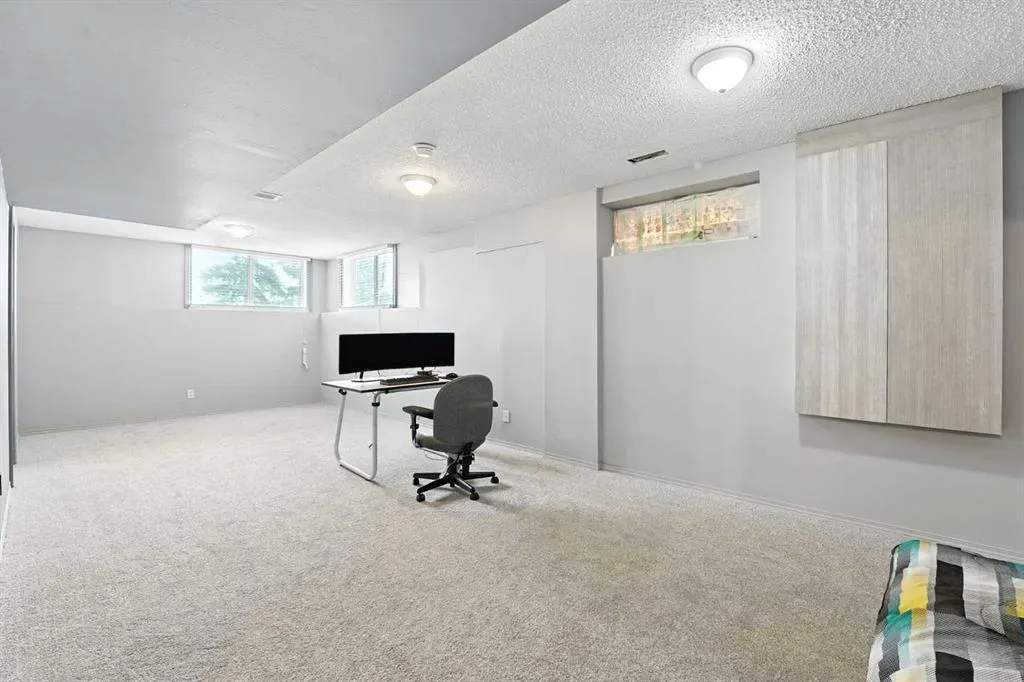 26 Bridlewood Way SW