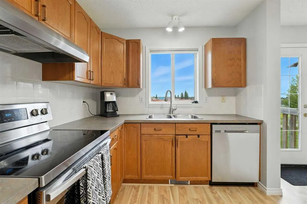 26 Bridlewood Way SW
