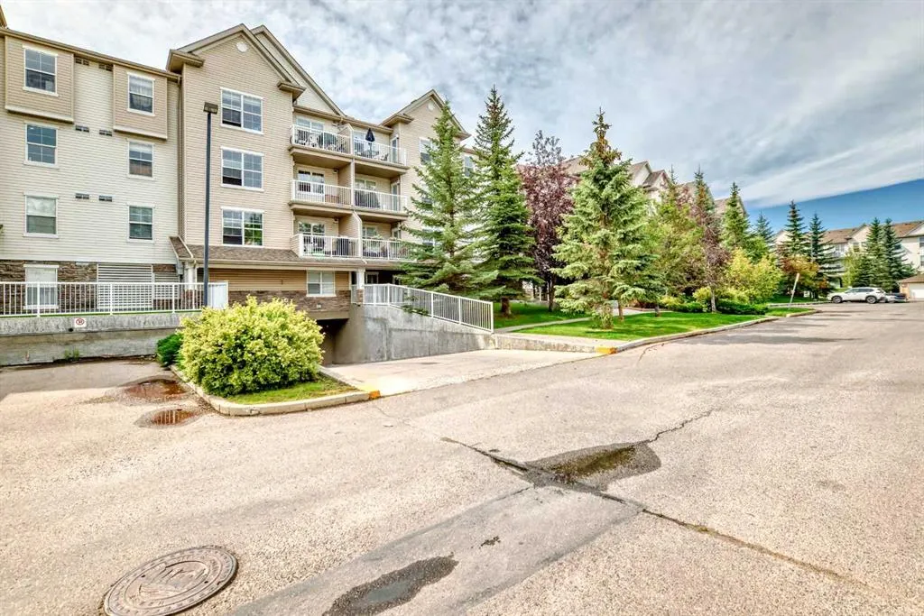 2000 Applevillage Court SE, #411