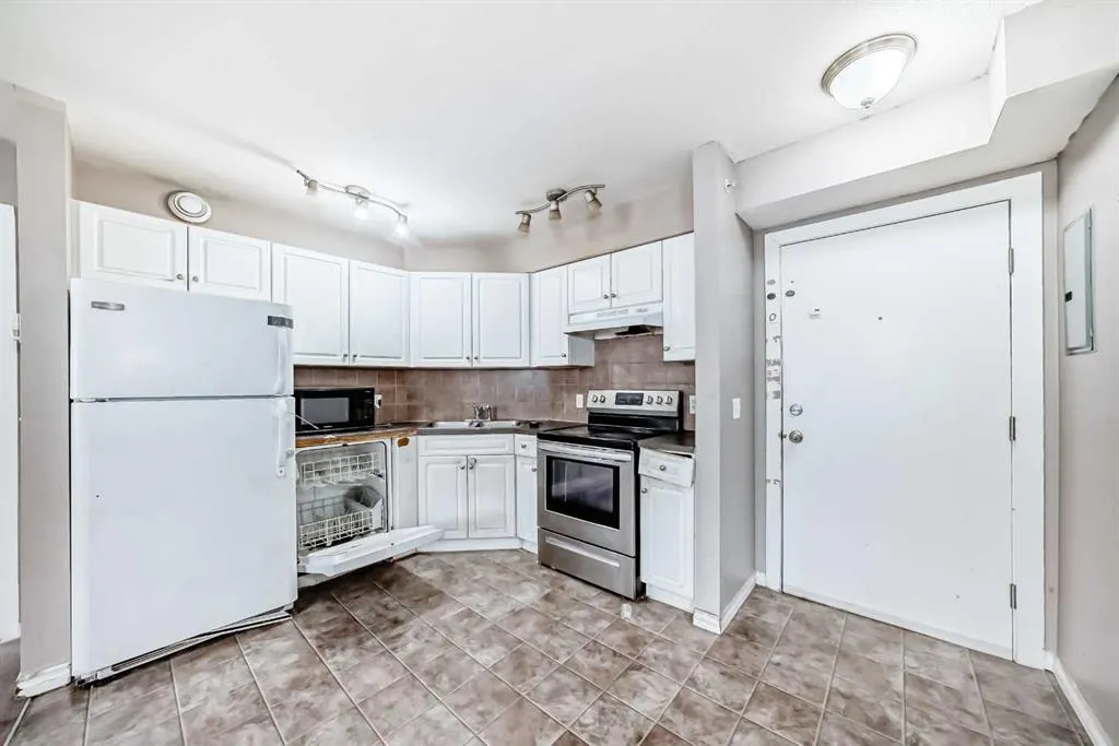 2000 Applevillage Court SE, #411