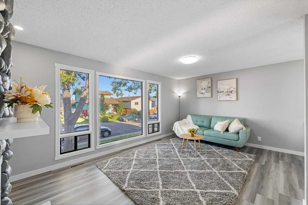 152 Castlebrook Rise NE