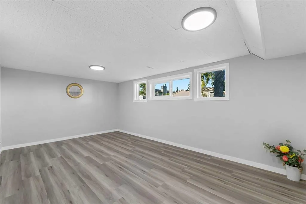 152 Castlebrook Rise NE