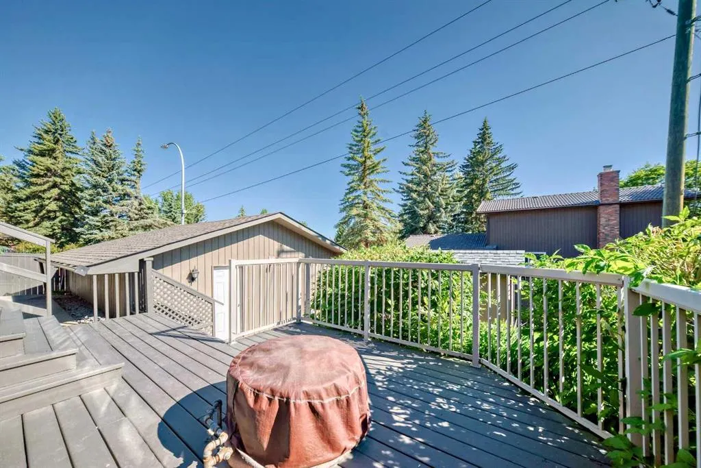 3020 Palliser Drive SW