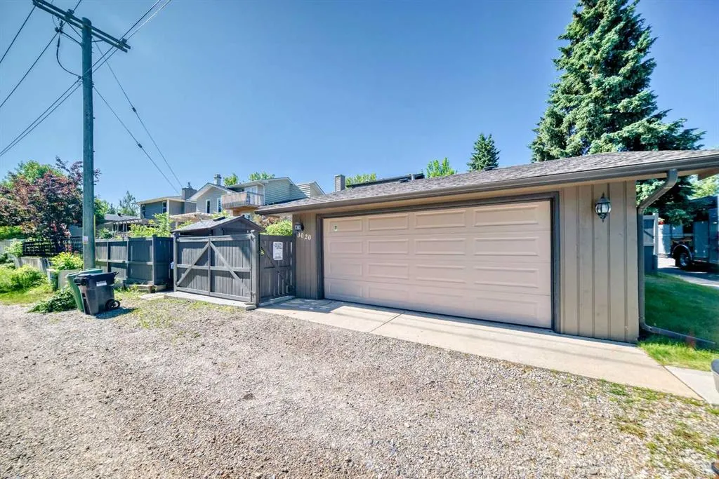 3020 Palliser Drive SW
