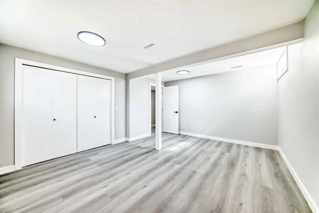 3020 Palliser Drive SW