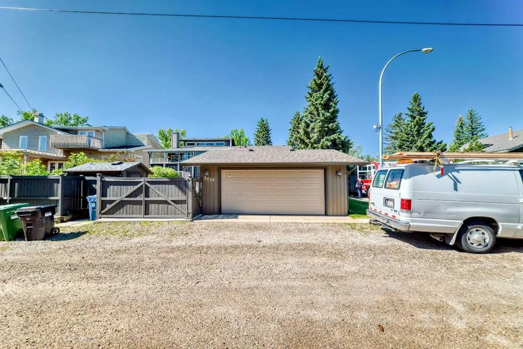 3020 Palliser Drive SW