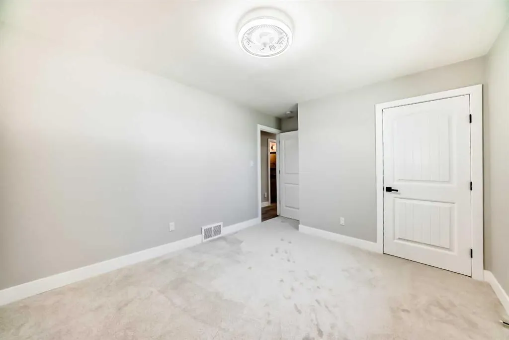 3020 Palliser Drive SW