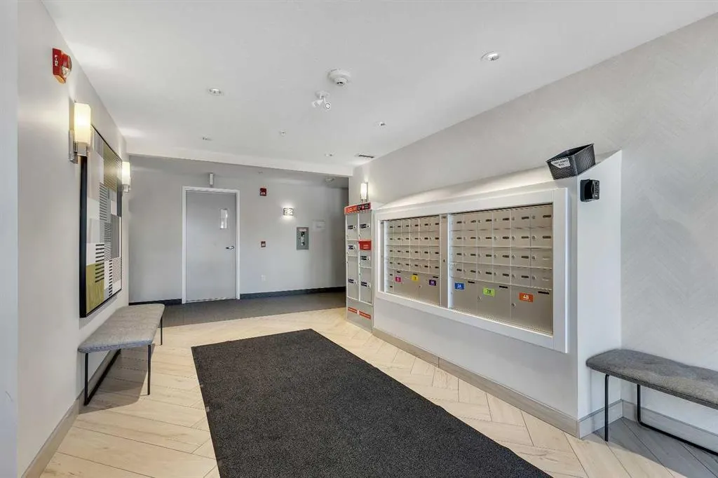 300 AUBURN MEADOWS Manor SE, #205