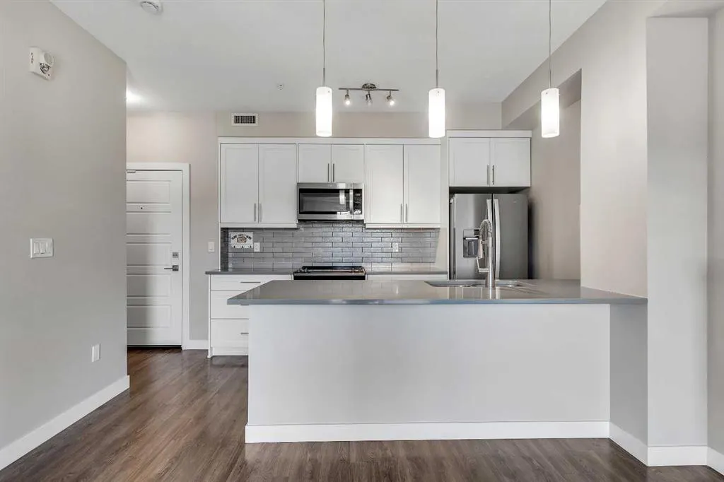 300 AUBURN MEADOWS Manor SE, #205