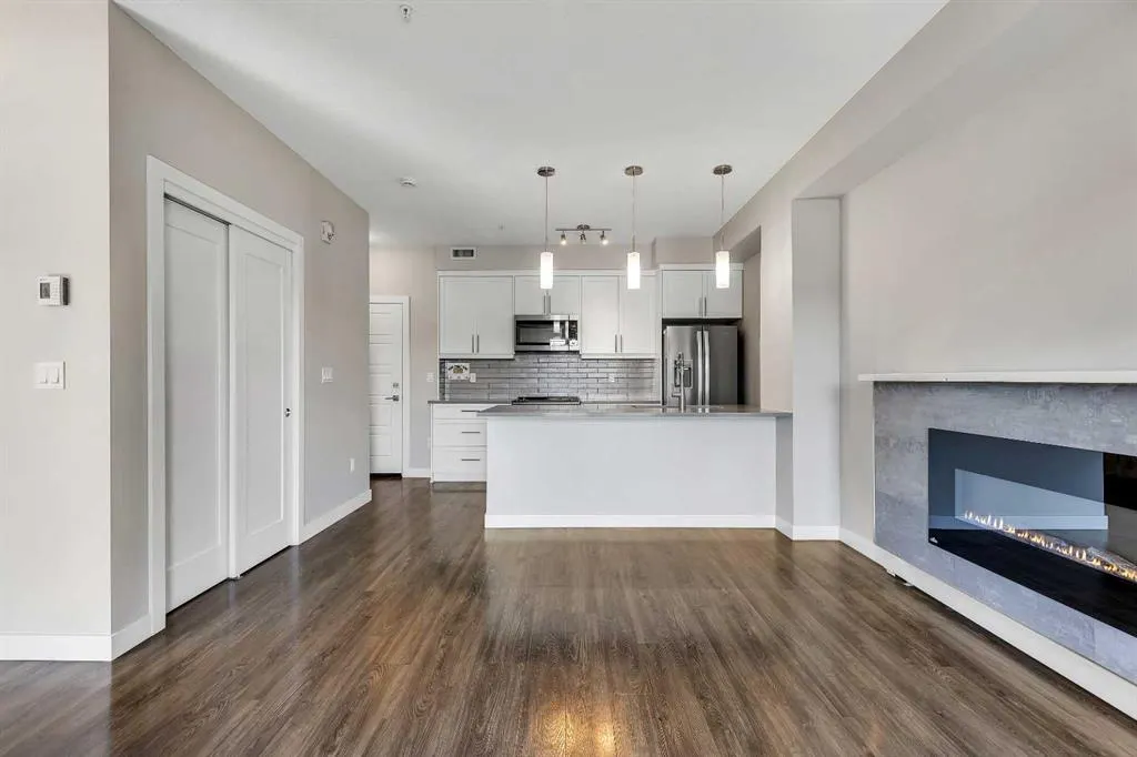 300 AUBURN MEADOWS Manor SE, #205