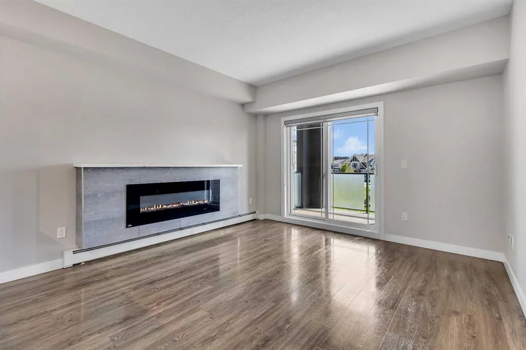 300 AUBURN MEADOWS Manor SE, #205