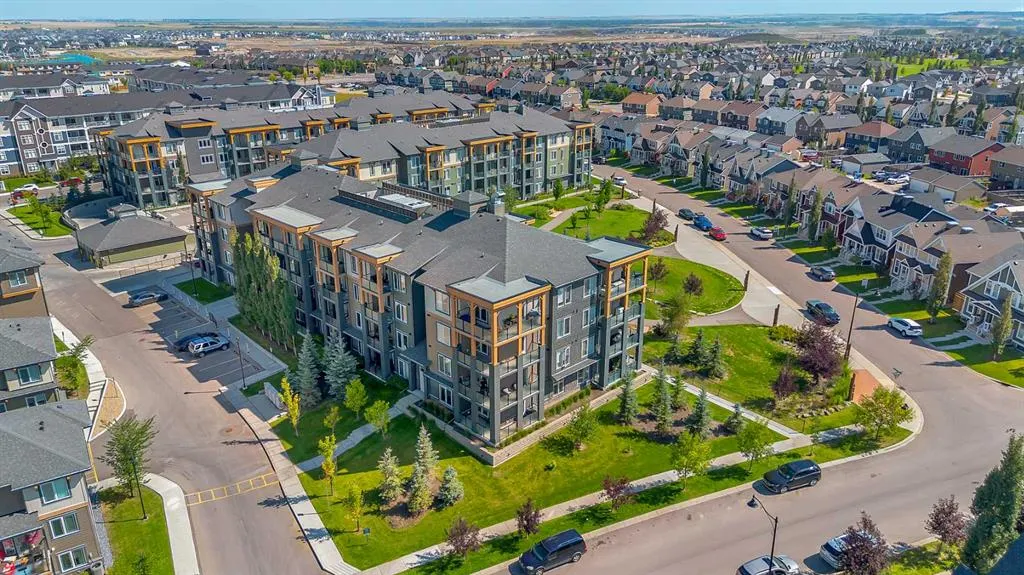 300 AUBURN MEADOWS Manor SE, #205