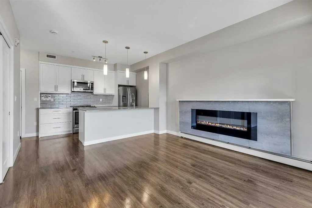 300 AUBURN MEADOWS Manor SE, #205