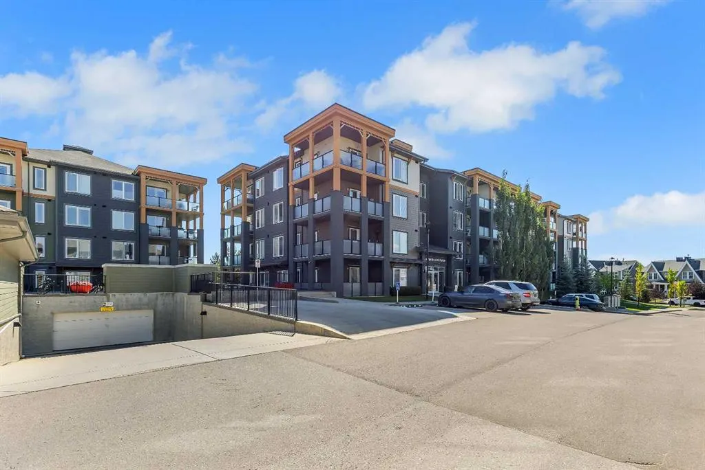 300 AUBURN MEADOWS Manor SE, #205
