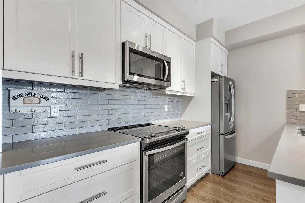 300 AUBURN MEADOWS Manor SE, #205