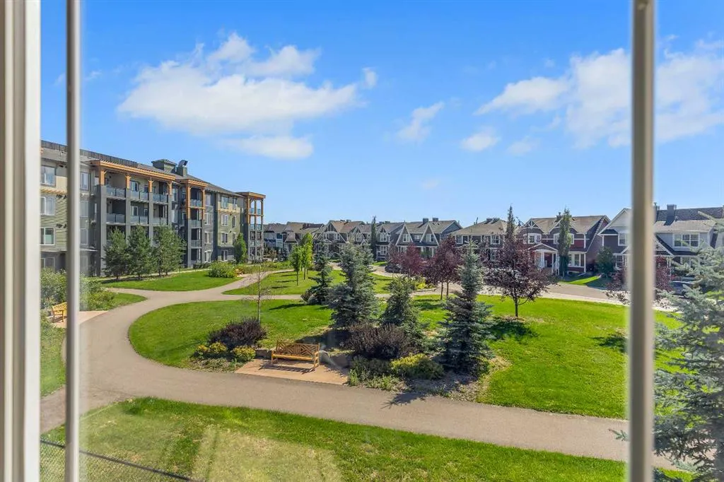 300 AUBURN MEADOWS Manor SE, #205