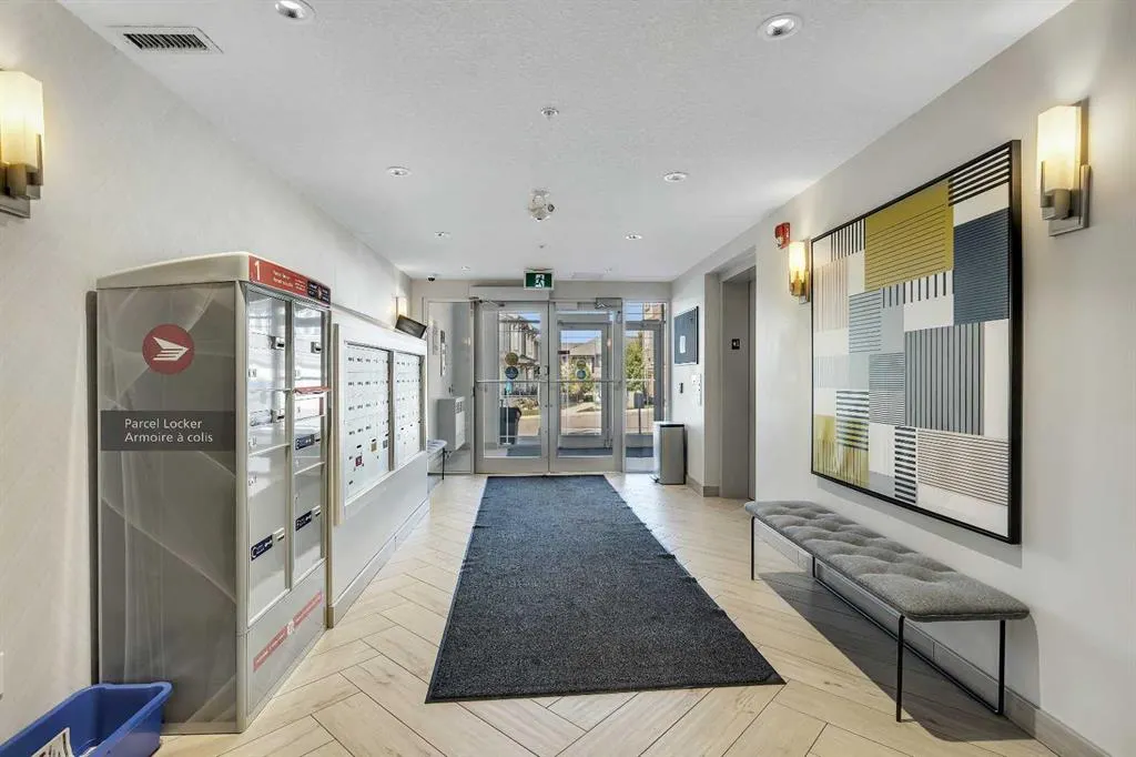 300 AUBURN MEADOWS Manor SE, #205