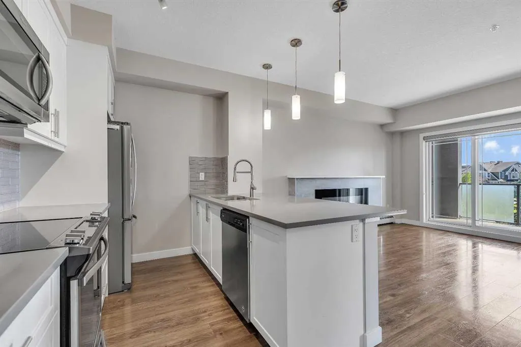 300 AUBURN MEADOWS Manor SE, #205