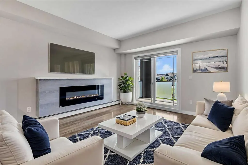 300 AUBURN MEADOWS Manor SE, #205