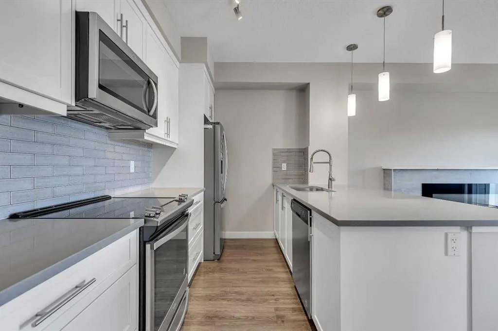300 AUBURN MEADOWS Manor SE, #205