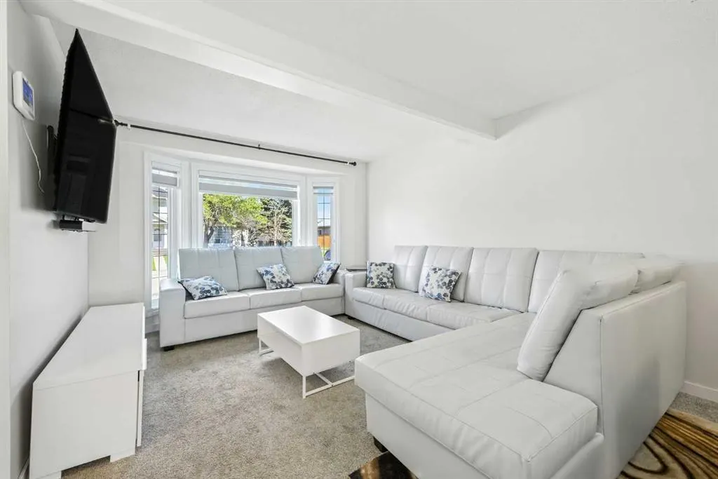 99 Erin Road SE