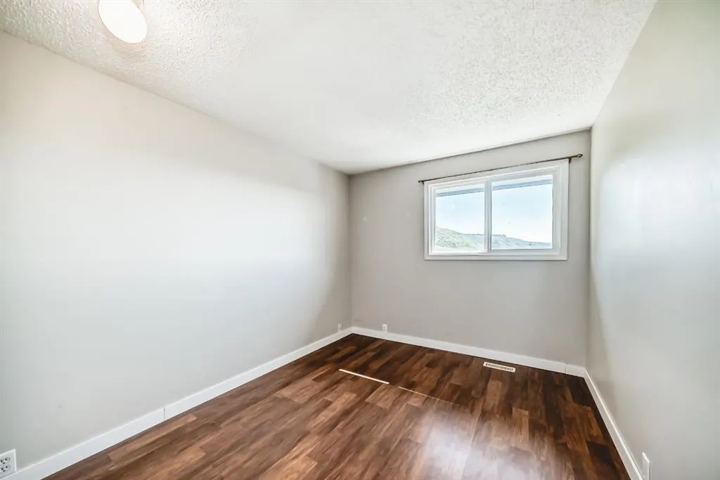 800 Bowcroft Place, #32