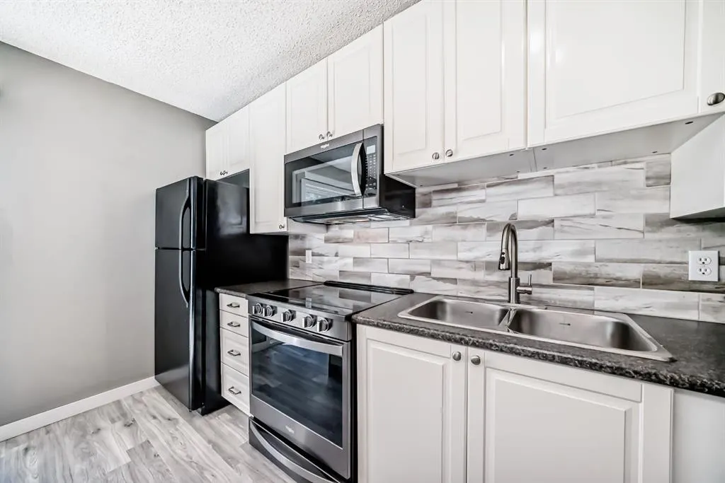 800 Bowcroft Place, #32