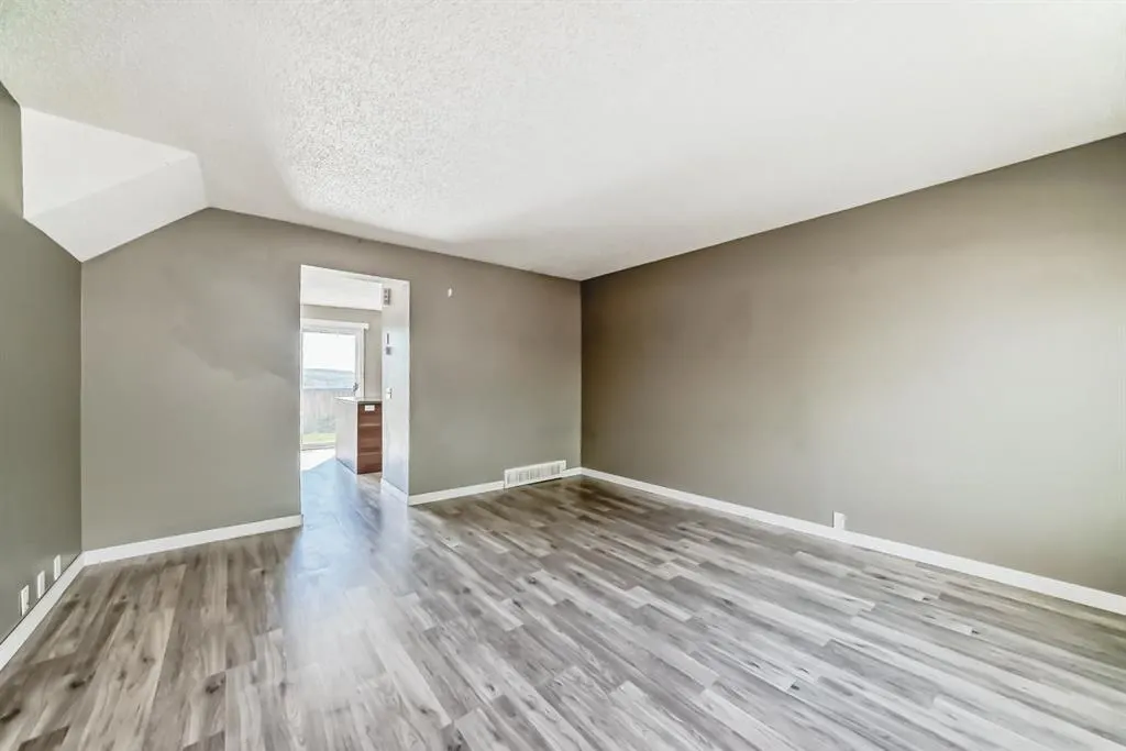 800 Bowcroft Place, #32