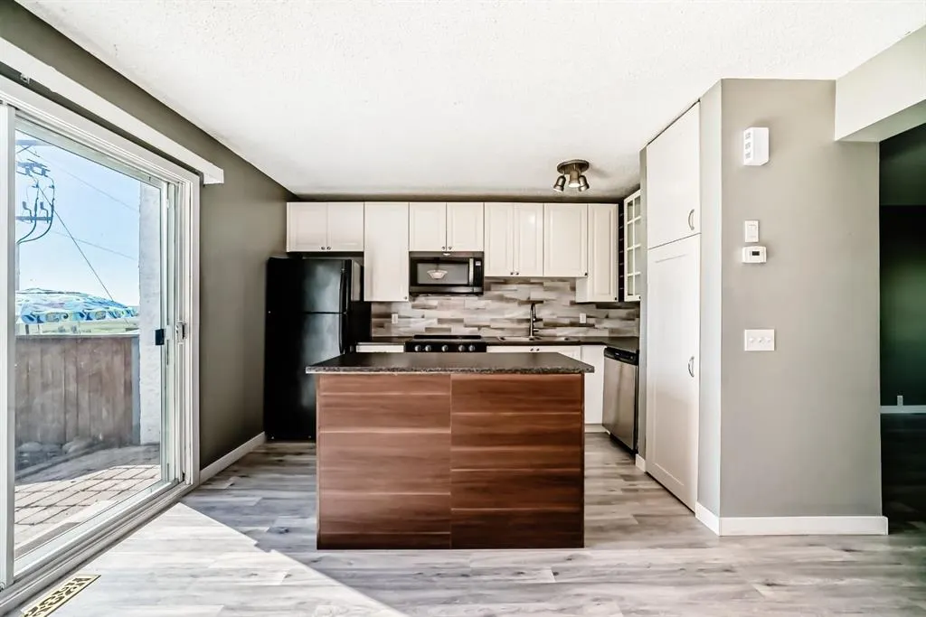 800 Bowcroft Place, #32
