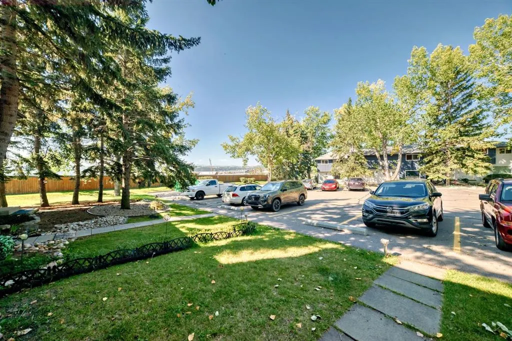 800 Bowcroft Place, #32