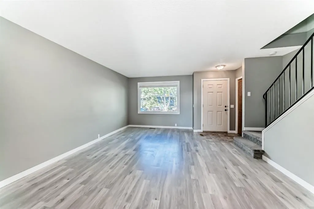 800 Bowcroft Place, #32