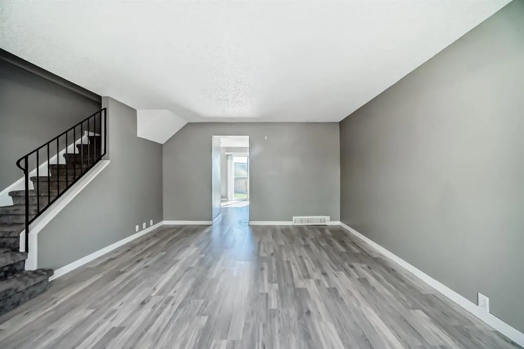 800 Bowcroft Place, #32